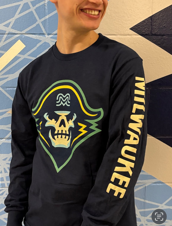 TEE LS VISIT MILWAUKEE NAVY